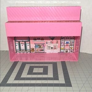 L.O.L. surprise pop up store carry case